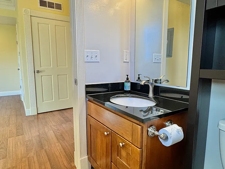 2415 San Pablo Ave #4 — Photo 8