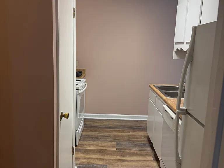 849 Knottingham Dr — Photo 5