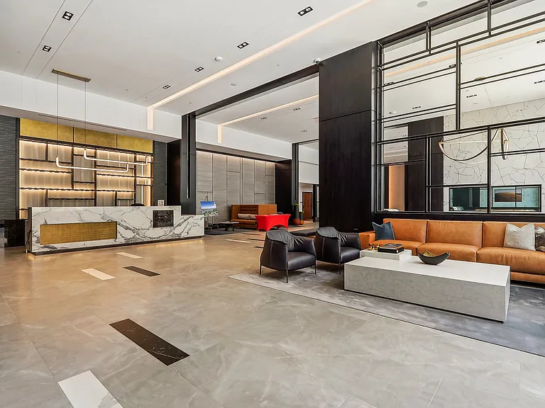 Rosslyn Towers — Photo 15
