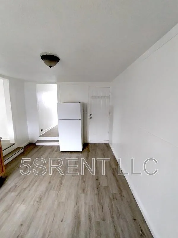 2 bed, 1.0 bath, 705 sqft, $1,090 — Photo 3