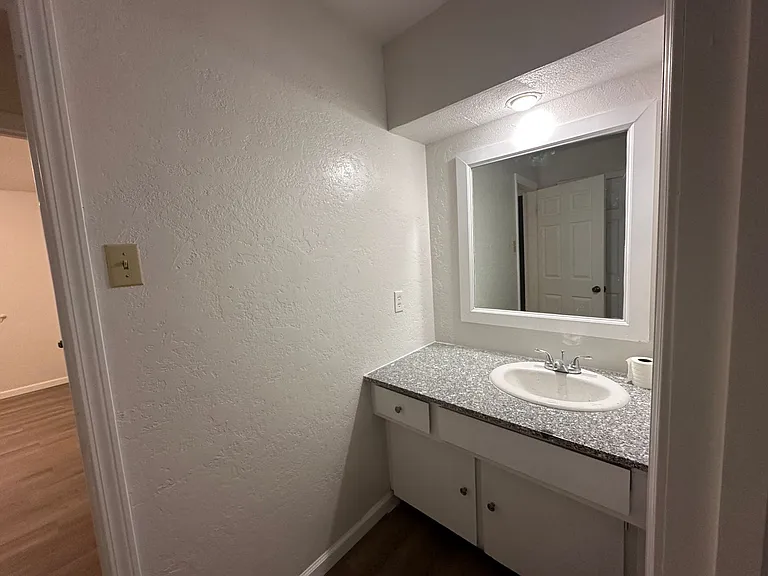 6623 NW Denver Ave — Photo 9