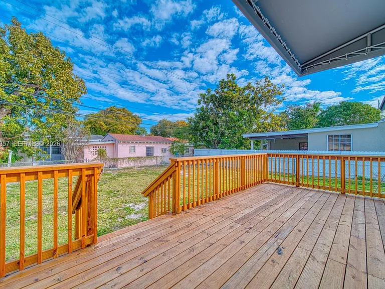 4345 SW 5th Ter — Photo 24