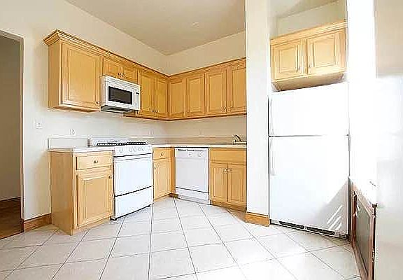 2nd image of 101 W 74th St #5W