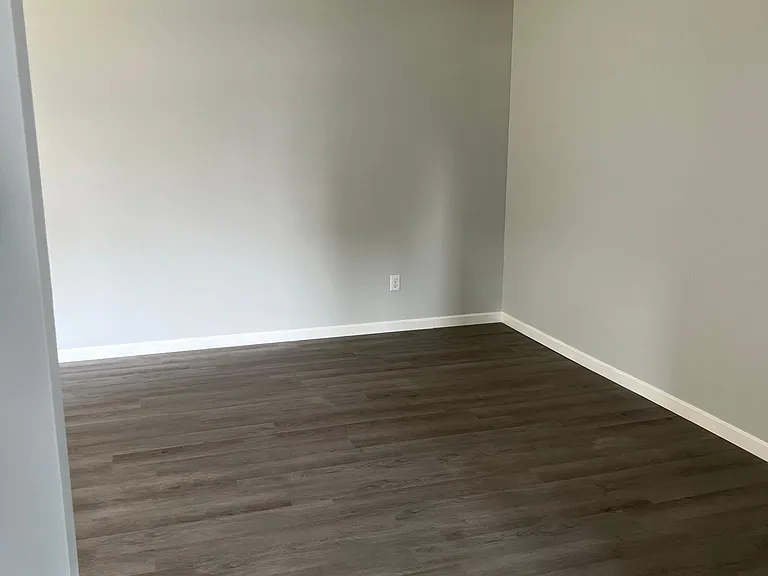 3235 E Enos Ave — Photo 8