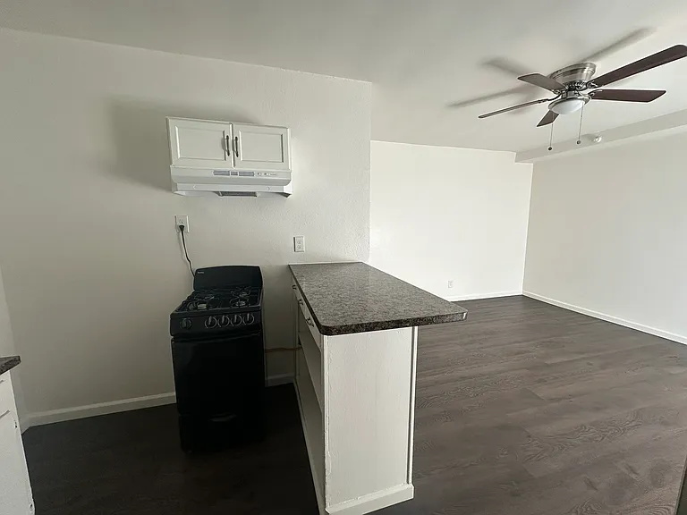 2232 W Via Corona #H — Photo 2