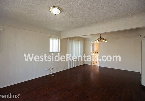 3rd image of 6546 S Victoria Ave