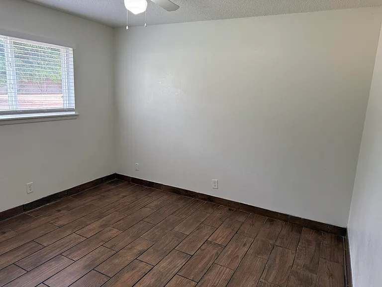 3908 Ortiz Ct NE #A — Photo 10