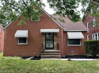 13099 Cedar Rd, Cleveland Heights, OH 44118