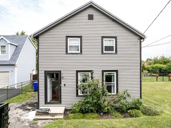 2666 Lakewood Ave, Hamburg, NY 14075