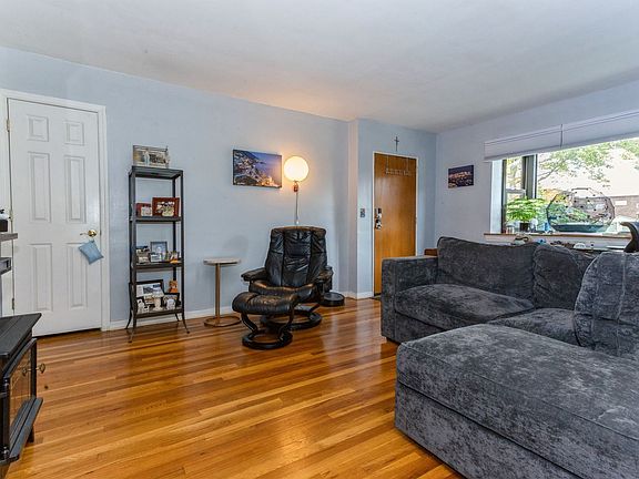 5th image of 57-87 246th Cres