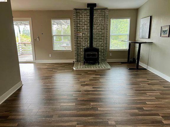 3rd image of 237 Wyldewood Dr
