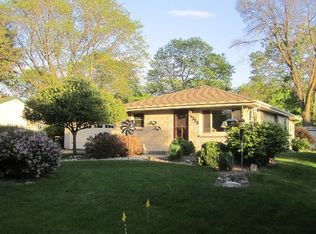 5323 W Goodrich Ln, Brown Deer, WI 53223