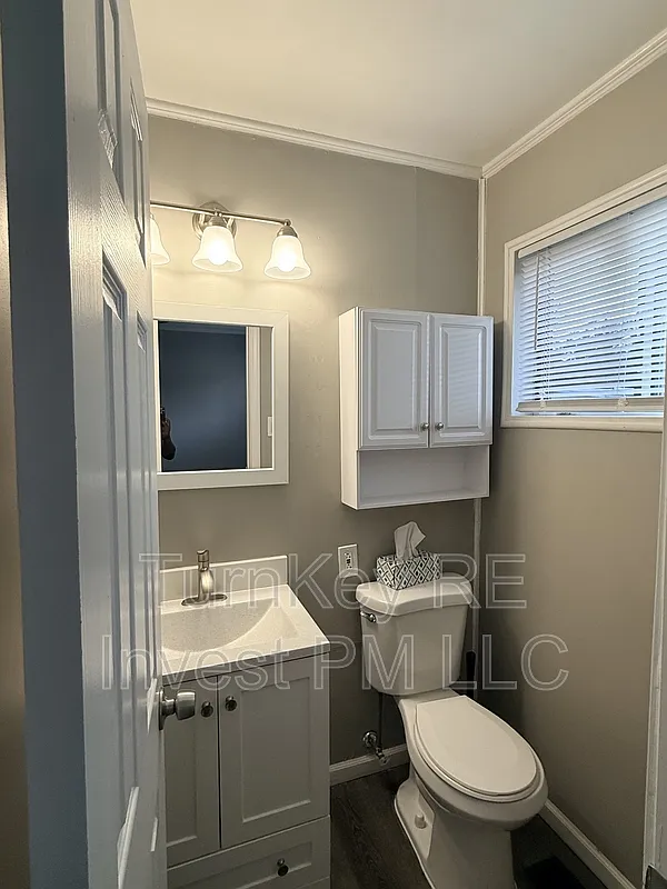 3 bed, 1.5 bath, 1200 sqft, $2,200 — Photo 3