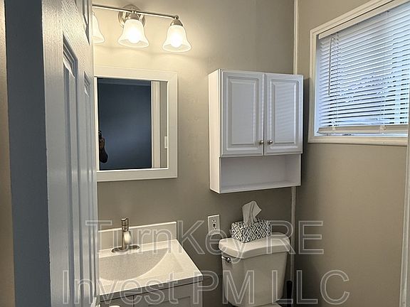 3rd image of 471 Tomahawk St