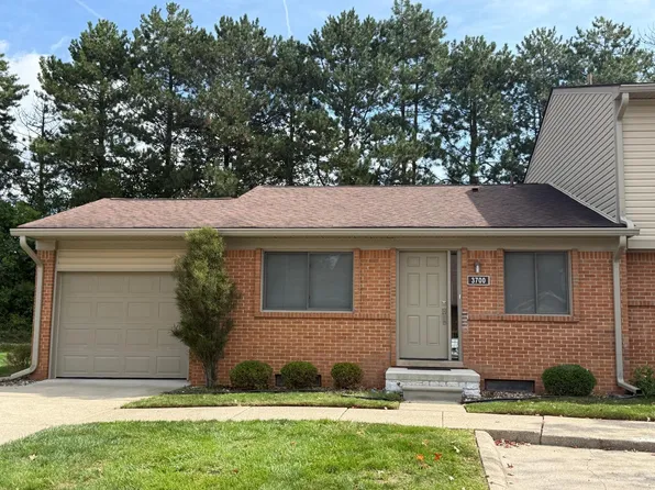3700 Old Creek Rd, Troy, MI 48084