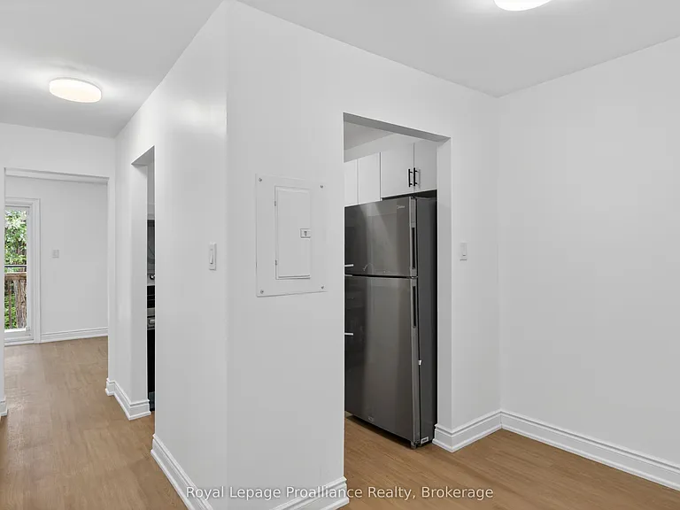 171 Hazlitt St #2 — Photo 4
