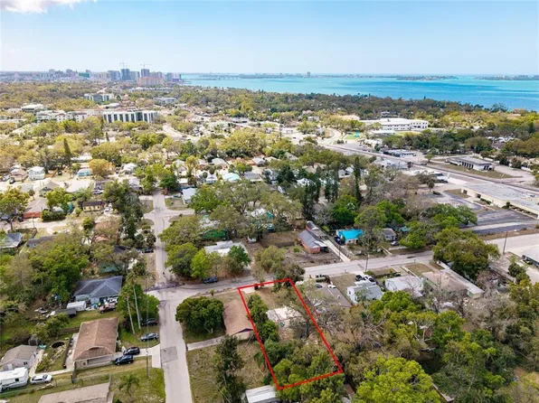 1107 Putnam Dr #9, Sarasota, FL 34234