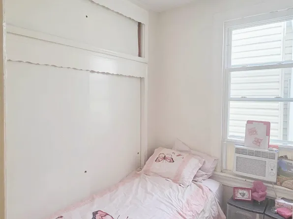 164 Bayview Avenue image 14 of 26