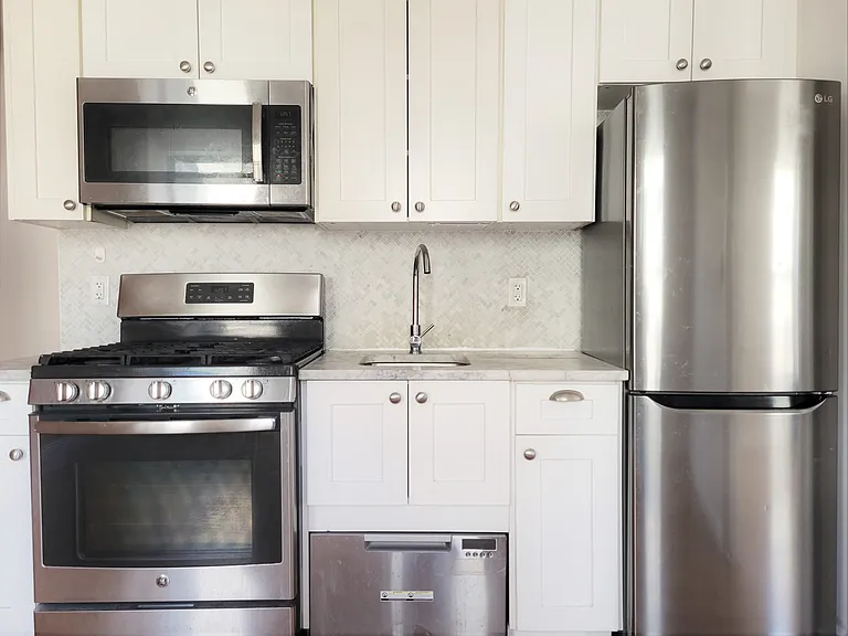 115 W 104th St #46 — Photo 2