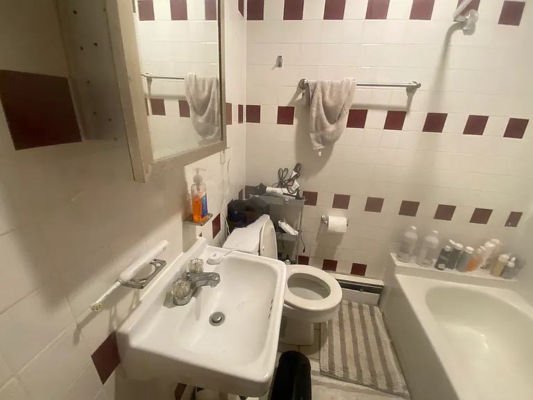 129 Cedar St #12 — Photo 13