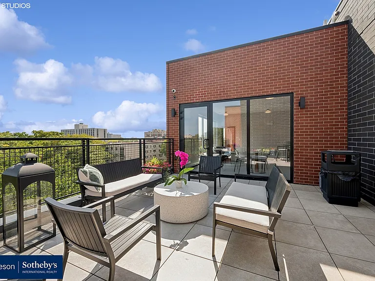 7010 N Glenwood Ave #Penthouse 1 — Photo 17