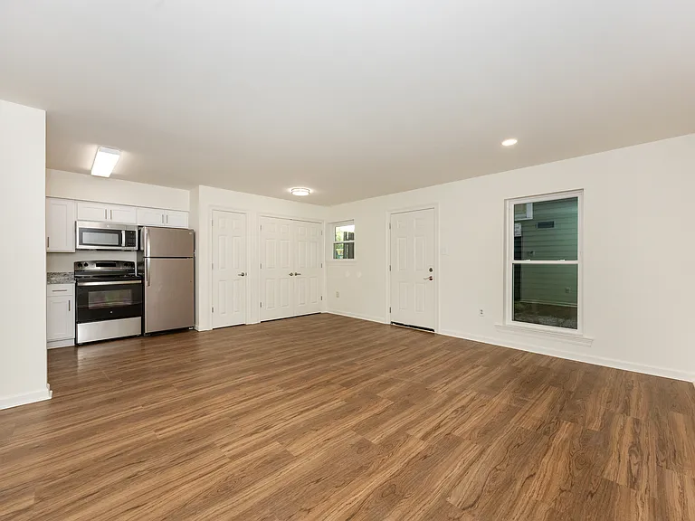 670 N 8th St #2 — Photo 5