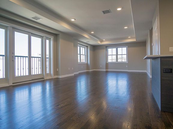 4th image of 78 Main St Unit 2A