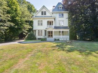 44 N Main St, Sherborn, MA 01770