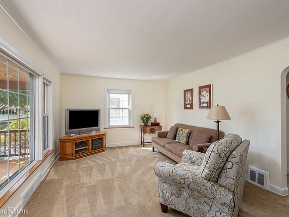 2nd image of 5118 N Odell Ave