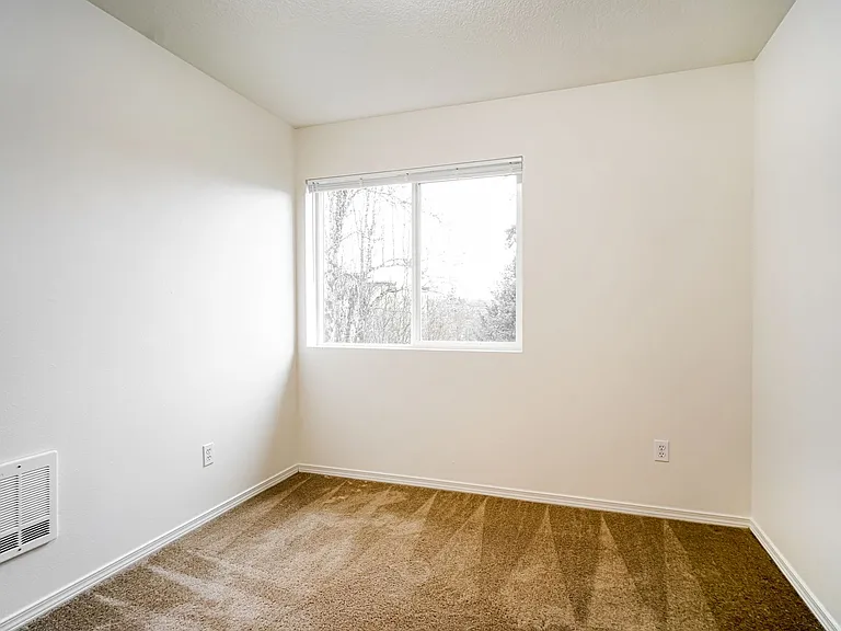 1377-01PP Stacey Lee Apartments — Photo 38