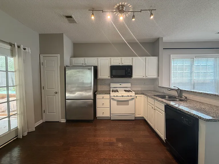 10905 Wittenridge Dr — Photo 11