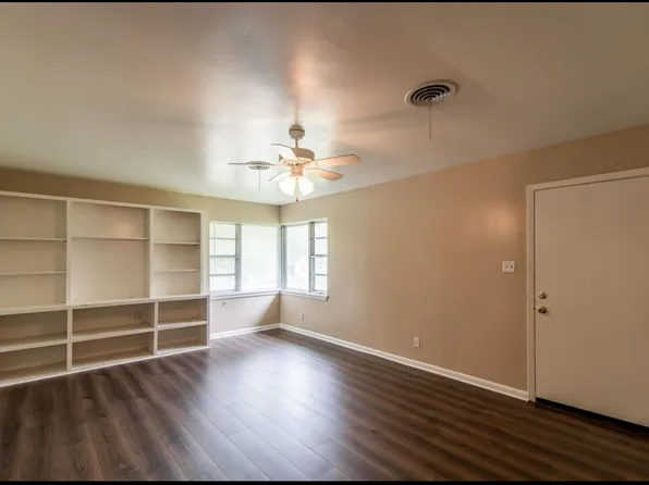 (undisclosed Address), Huntsville, TX 77320