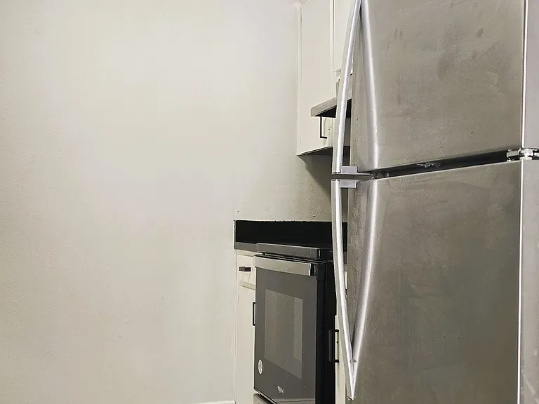 921 E Parker St #5 — Photo 6