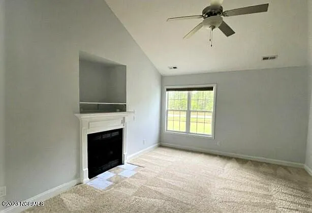 3 bed, 2.5 bath, 1700 sqft, $1,900 — Photo 3