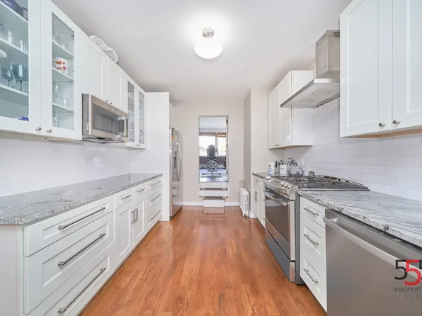 246 Brooklyn Avenue image 17 of 25