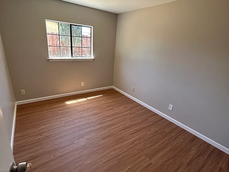604 Madera Ave — Photo 9