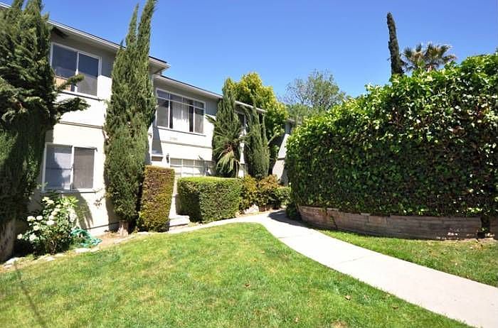 11785 Laurelwood