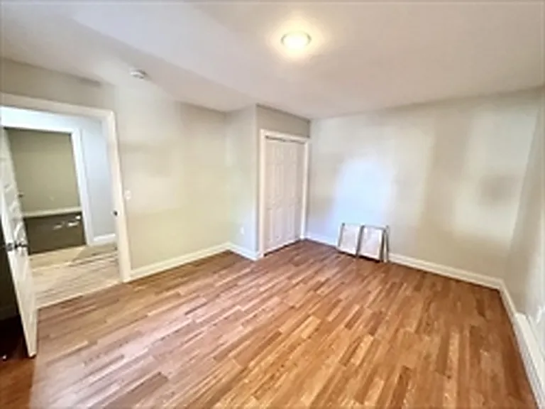 6 La Grange Pl — Photo 7