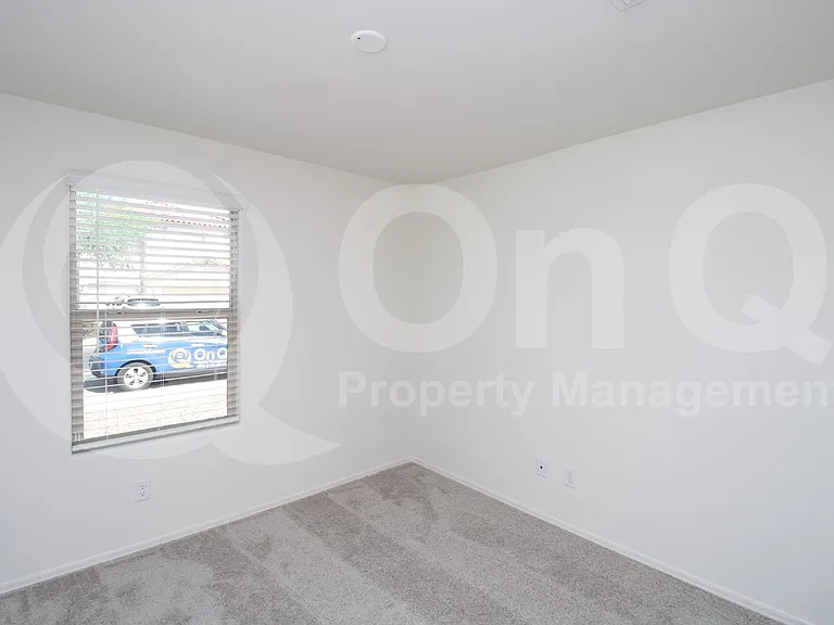 1517 E Desert Breeze Dr — Photo 13