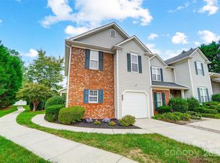 8840 Treyburn Dr, Charlotte, NC 28216