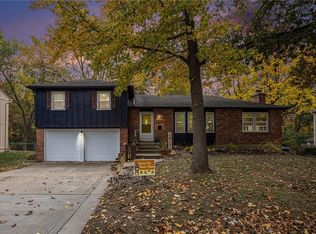 9209 W 76th Ter, Overland Park, KS 66204
