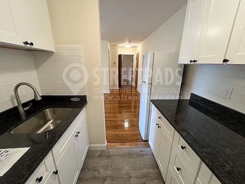 1 bed, 9999 sqft, $2,300 — Photo 2