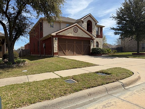 3rd image of 304 Serenade Ln
