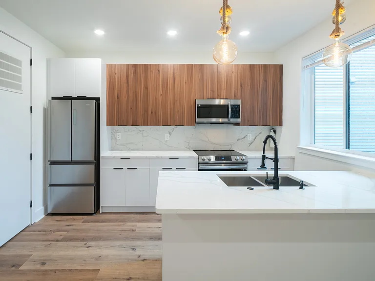 2621 W Oxford St #305 — Photo 7