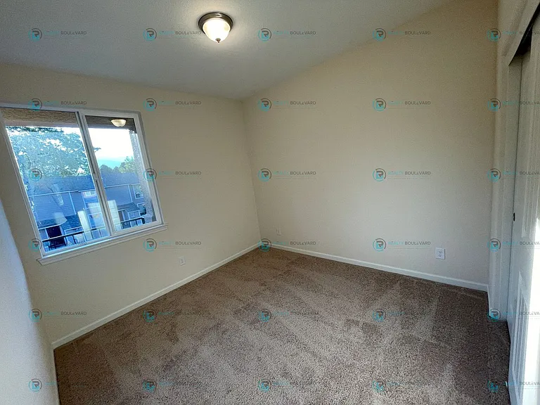 907 W End St — Photo 28