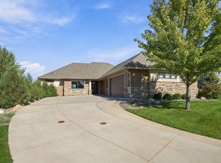 25 Phoebe Ln, North Oaks, MN 55127