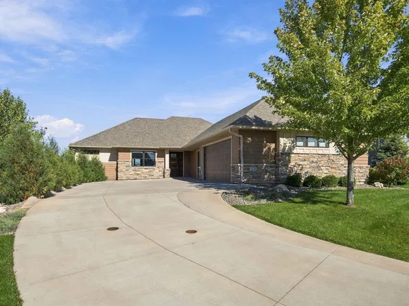 25 Phoebe Ln, North Oaks, MN 55127