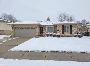 13923 Grove Park Dr, Sterling Heights, MI 48313