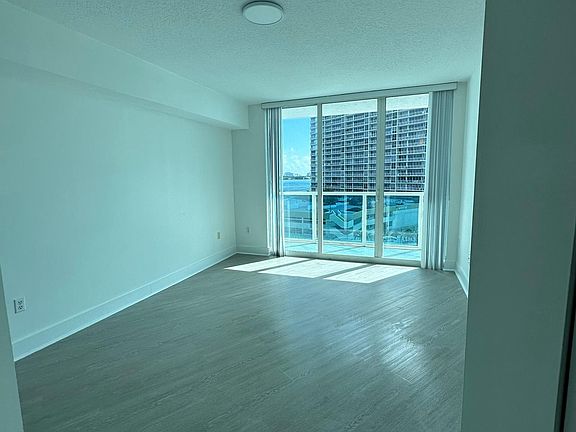 4th image of 705-1881 79th Street Cswy APT 705