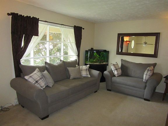 3rd image of 3813 Forsythe Ct